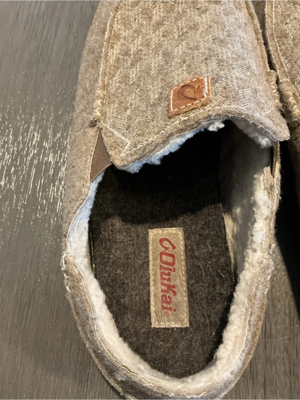 OluKai Nohea Hulu Wool Shearling Slippers Tan Size 10